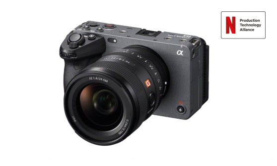 ILME-FX3,轻便小巧的电影院线全幅摄像机，具有快速混合和实时眼控 AF、4K (QFHD) 高帧速率 120fps，15+ 停止动态范围和 S-Cinetone™ 色彩学。